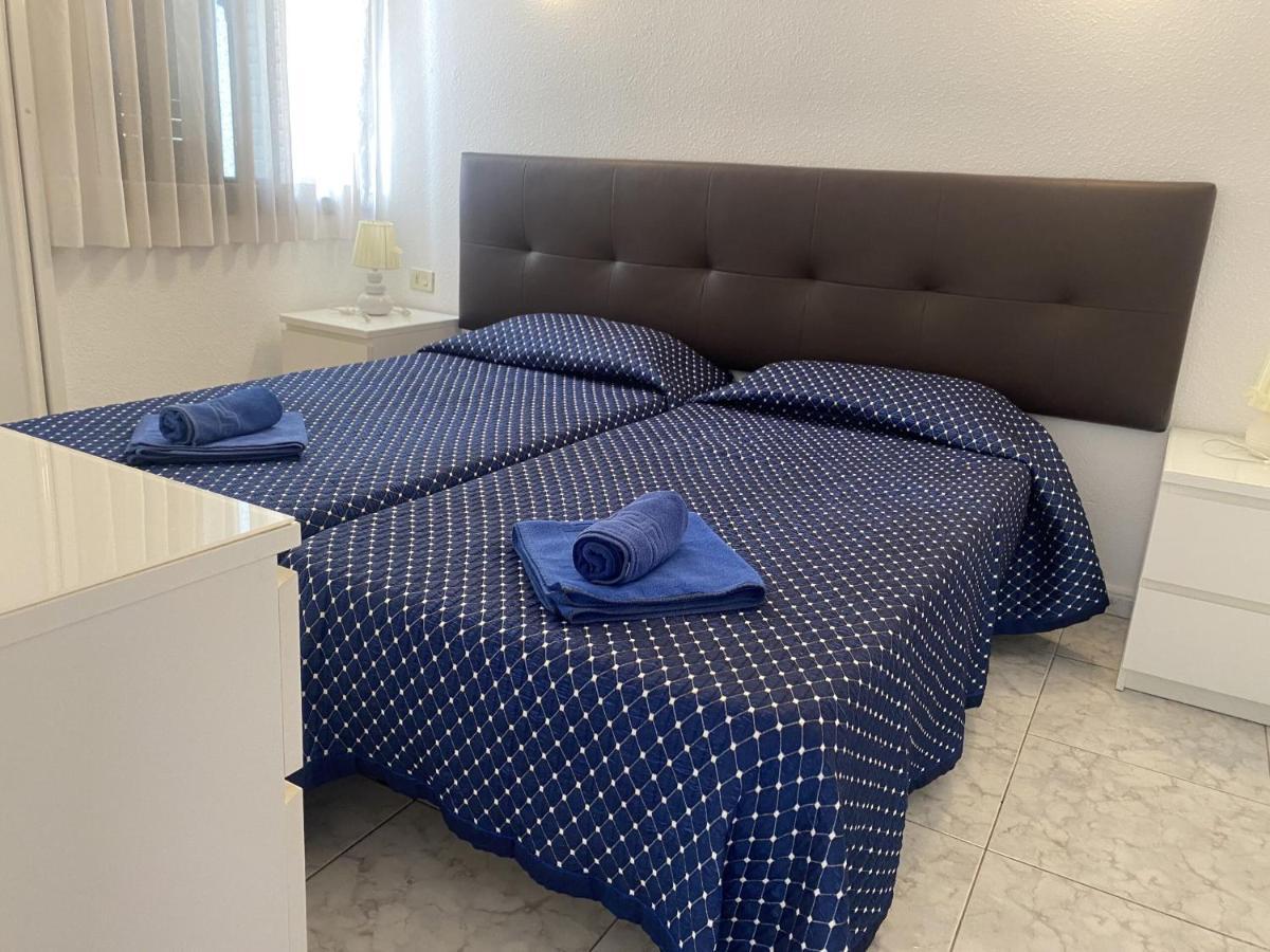Victoria Court Apartment 13A2 Арона Екстериор снимка
